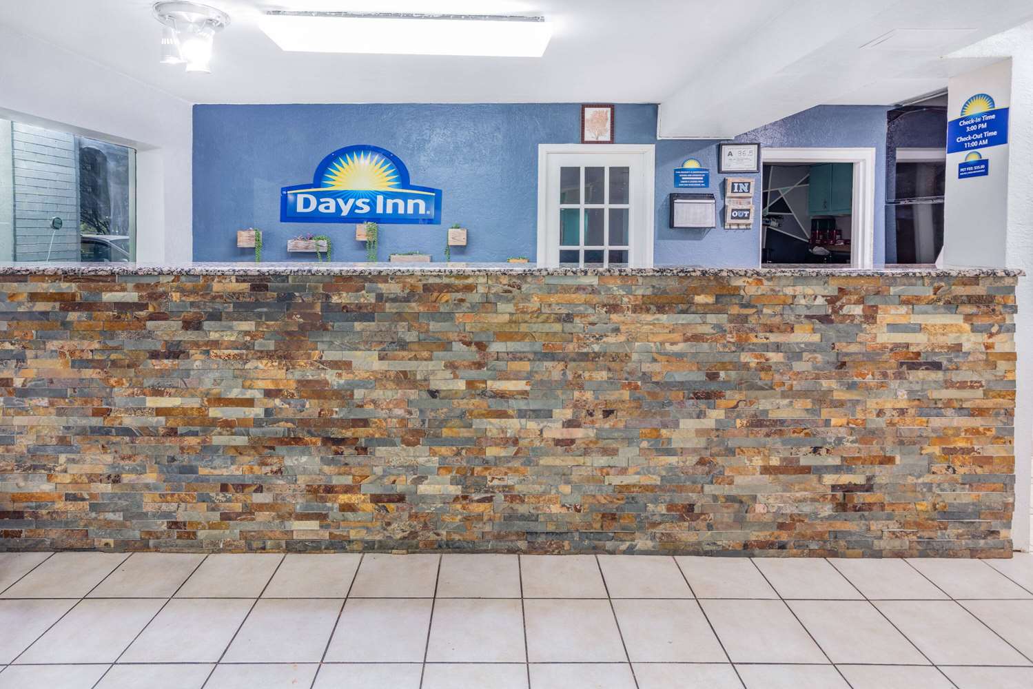 Days Inn by Wyndham Raleigh Glenwood Crabtree 6/52
