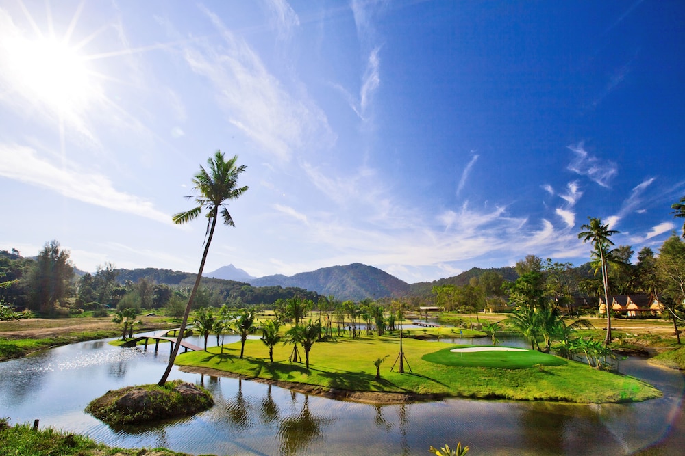 Peninsula Beach Resort 40/49