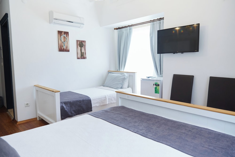 Ebruli Hotel 13/33
