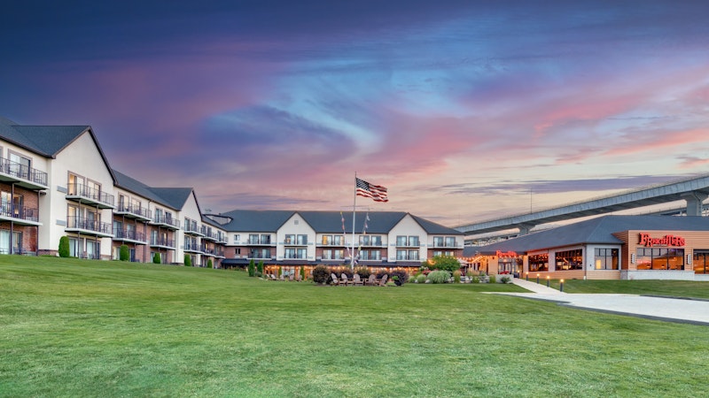 Doubletree By Hilton Port Huron 47/51