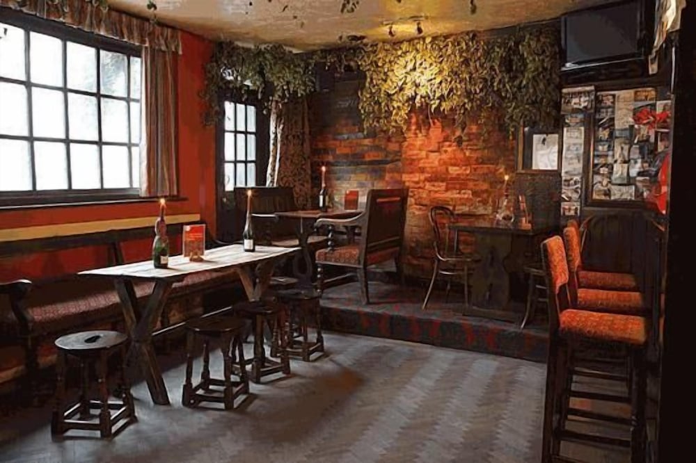 The Lamb Inn 15/25
