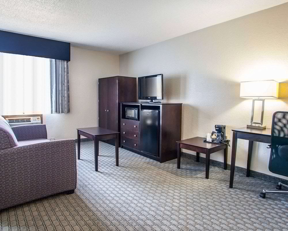 Quality Inn & Suites Ankeny-Des Moines 14/43