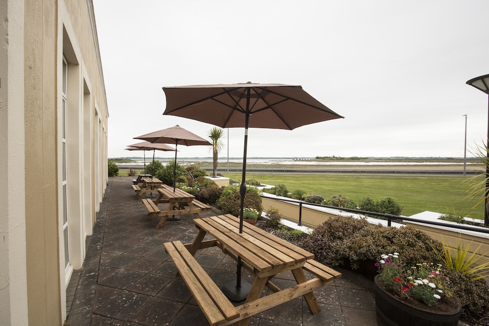 Park Inn by Radisson Shannon Airport 53/59