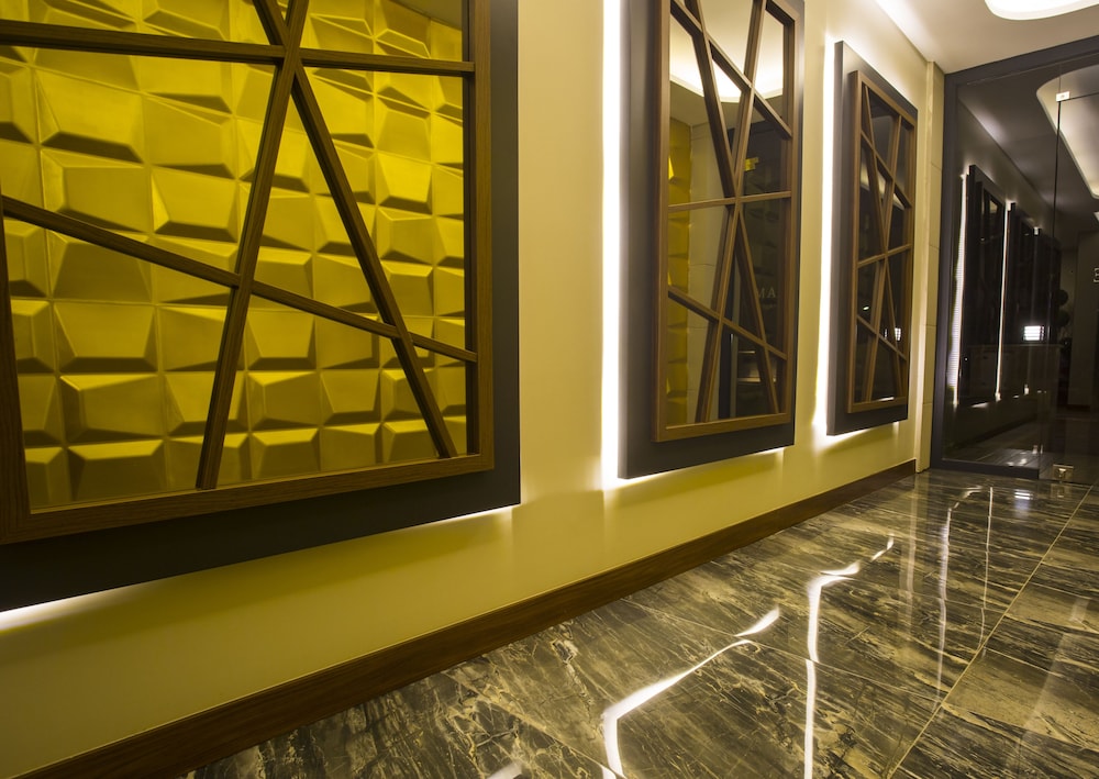 Maxuite Hotel In Home 15/37