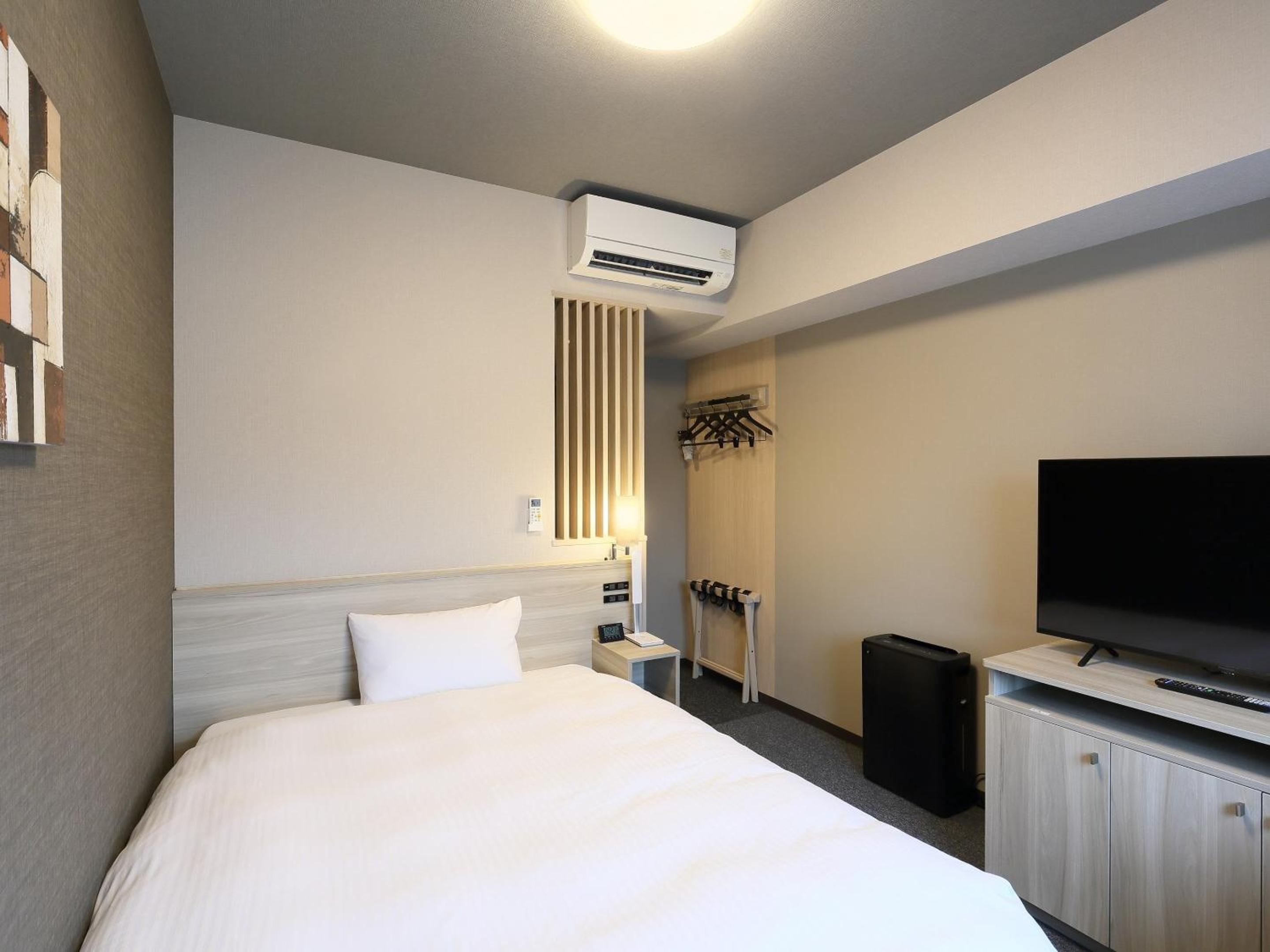 Room, Single