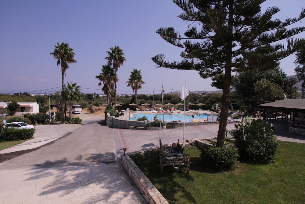 Ampavris Family Apartments 29/38