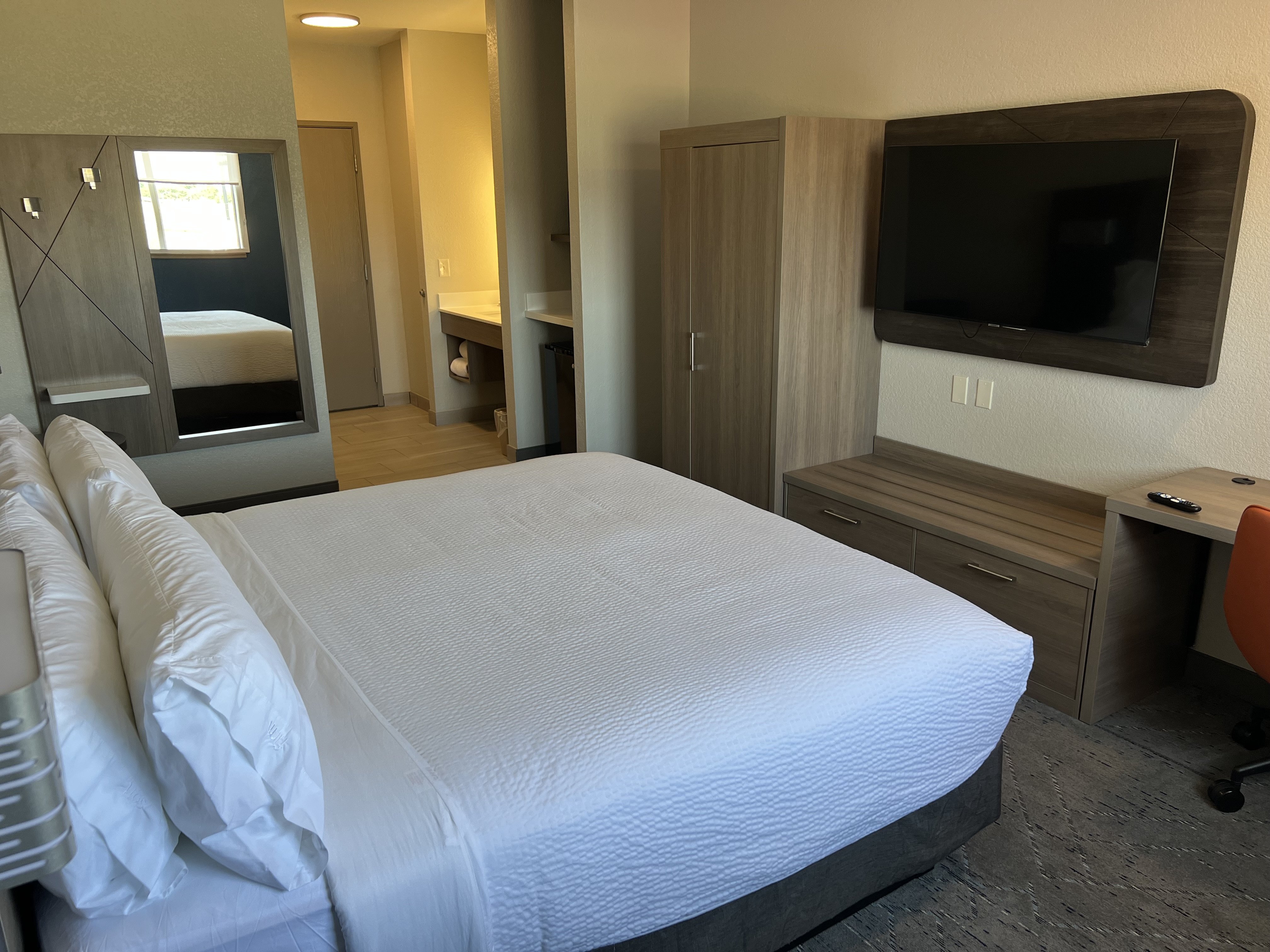 Suite, King Bed
