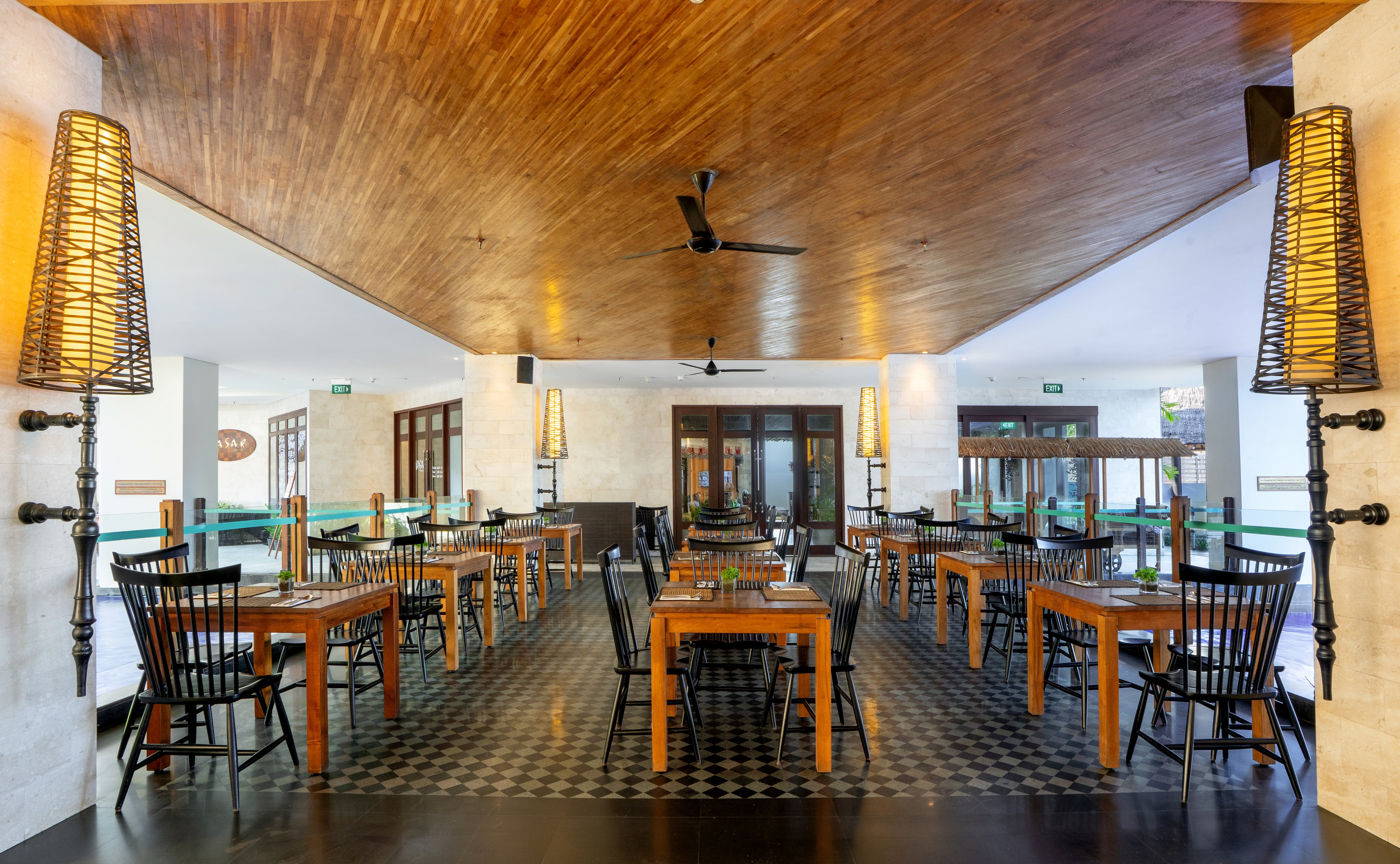 HOLIDAY INN RESORT BALI BENOA 58/79