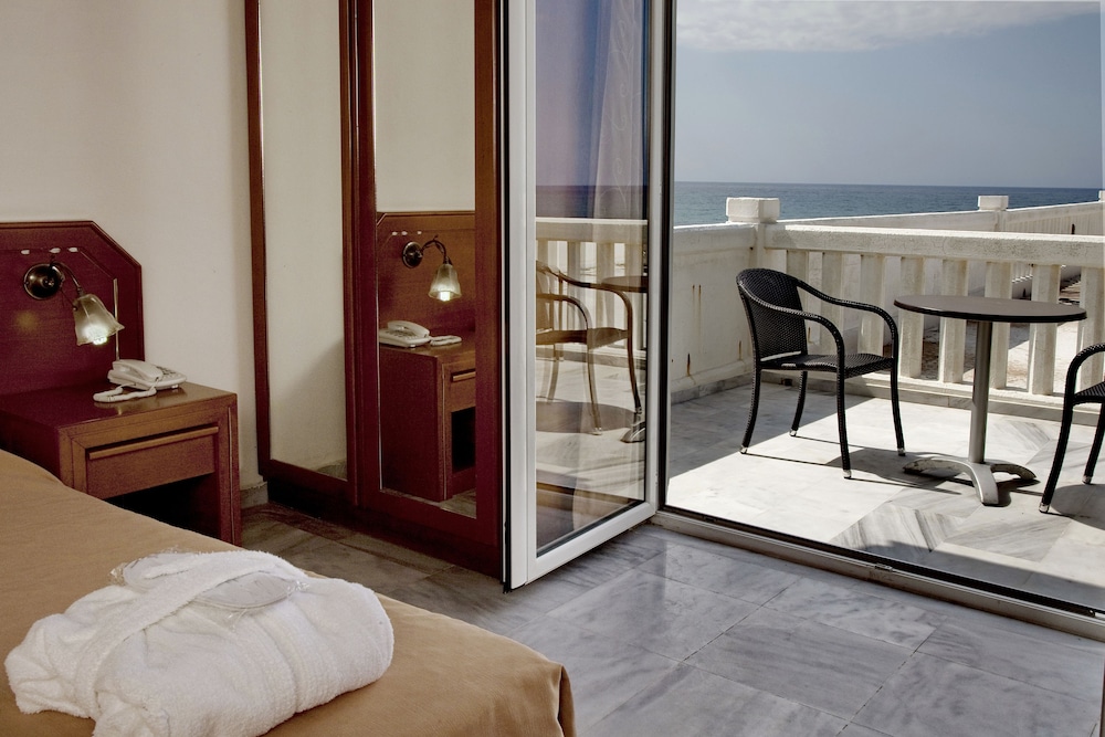 Jo-An Beach Hotel 50/93