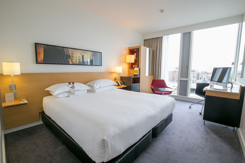Doubletree By Hilton Amsterdam Centraal Station 14/88