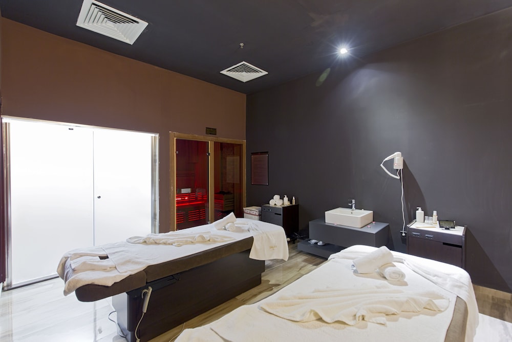 Legend Business Hotel Batumi 19/27