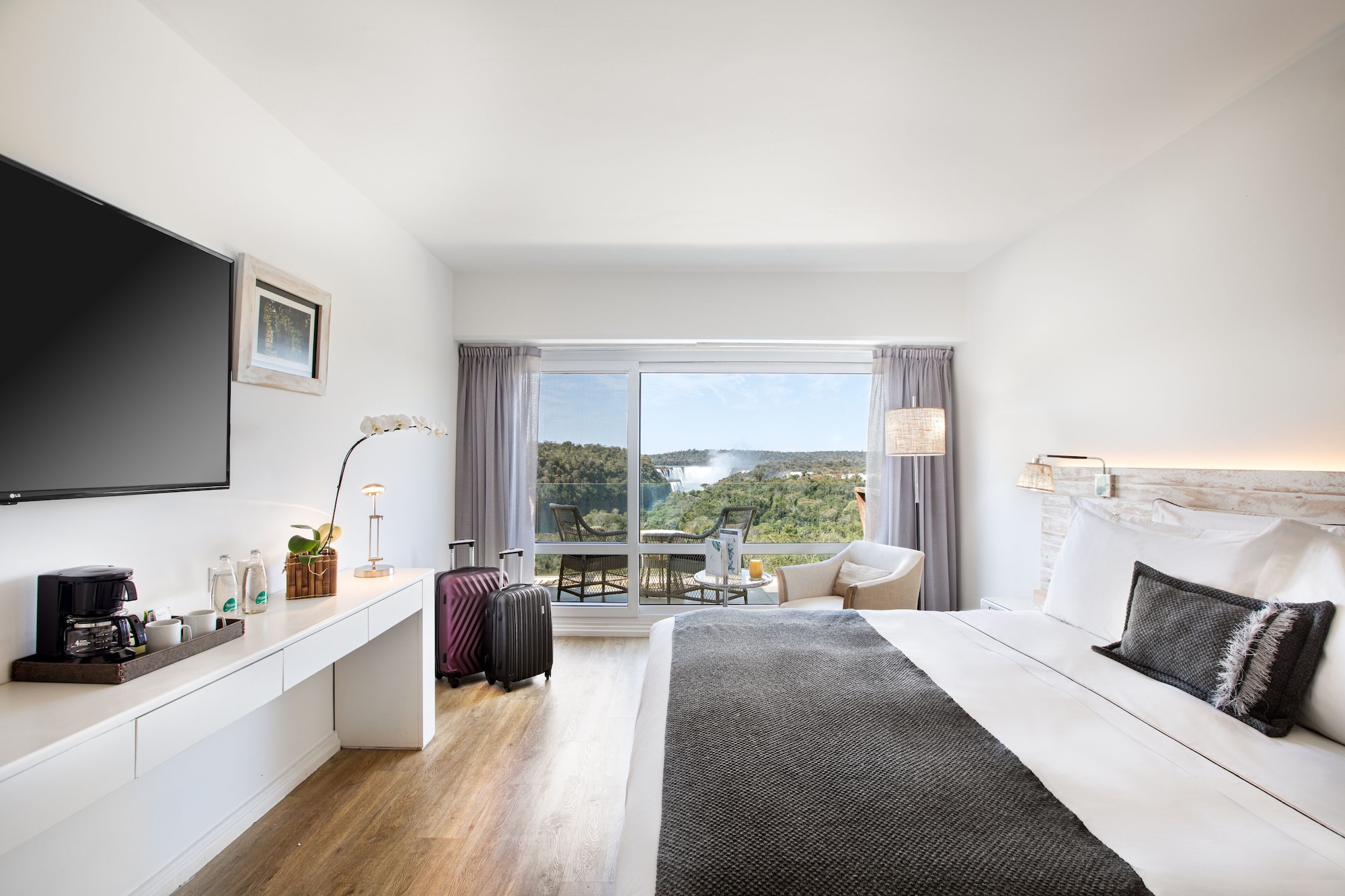 Family, King and Twin Beds, Waterfall View