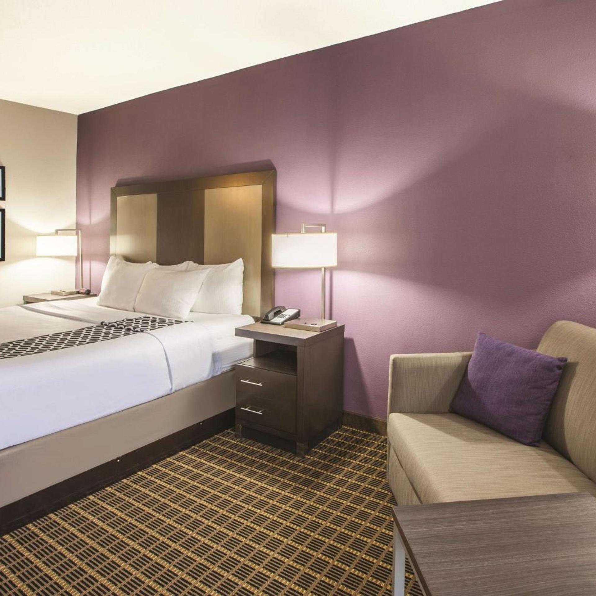 Deluxe, Studio, Queen Bed