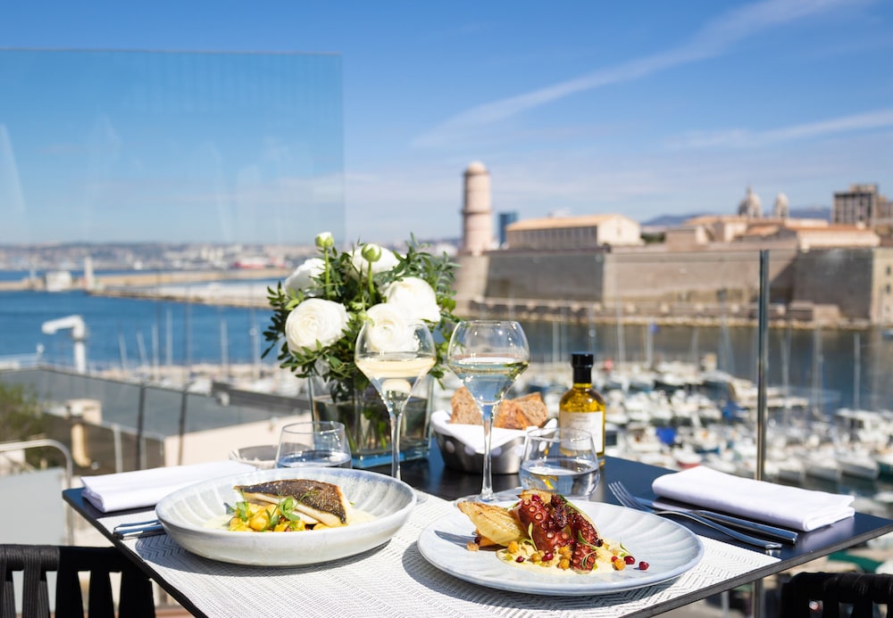 Sofitel Marseille Vieux Port Hotel 35/50