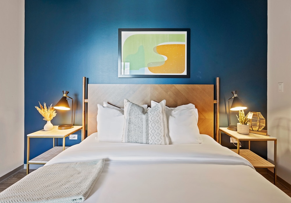 1 Bedroom, Sky, Deluxe, Queen Bed