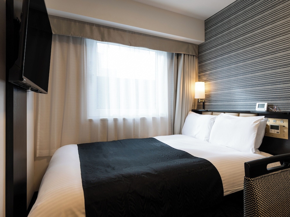 ROOM, QUEEN BED