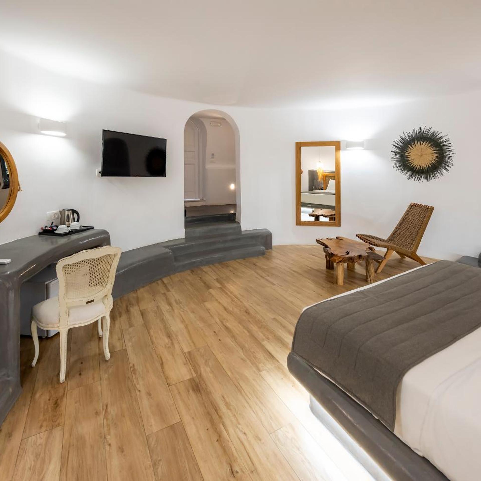 Windmill, Deluxe, Suite, Shared Pool، Smy Mediterranean White Santorini - Adults Only 3/6