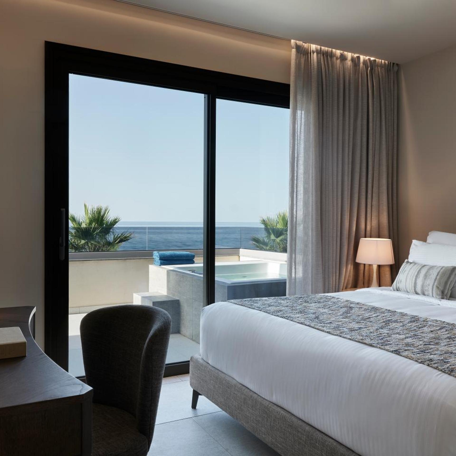 Executive, Suite, Sea Front, Outdoor Jetted Tub