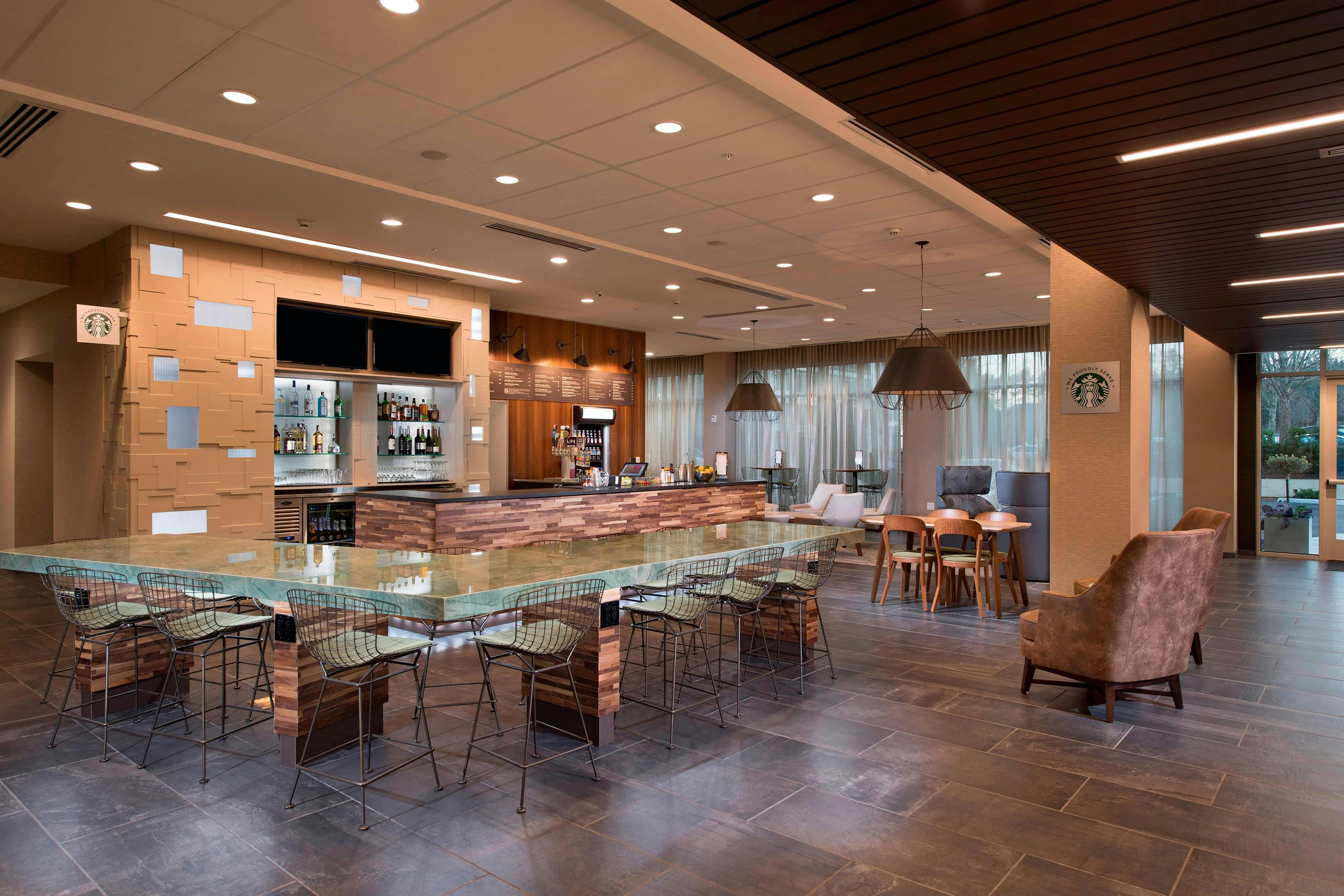 Courtyard Atlanta Alpharetta Avalon Area 32/43
