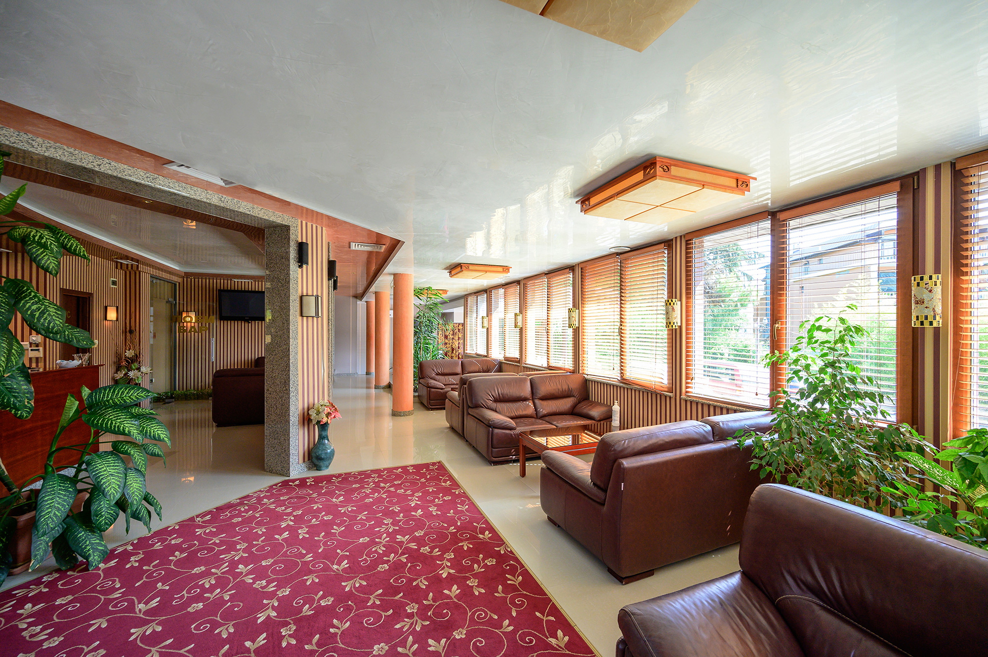 Royal Beach Hotel 14/35
