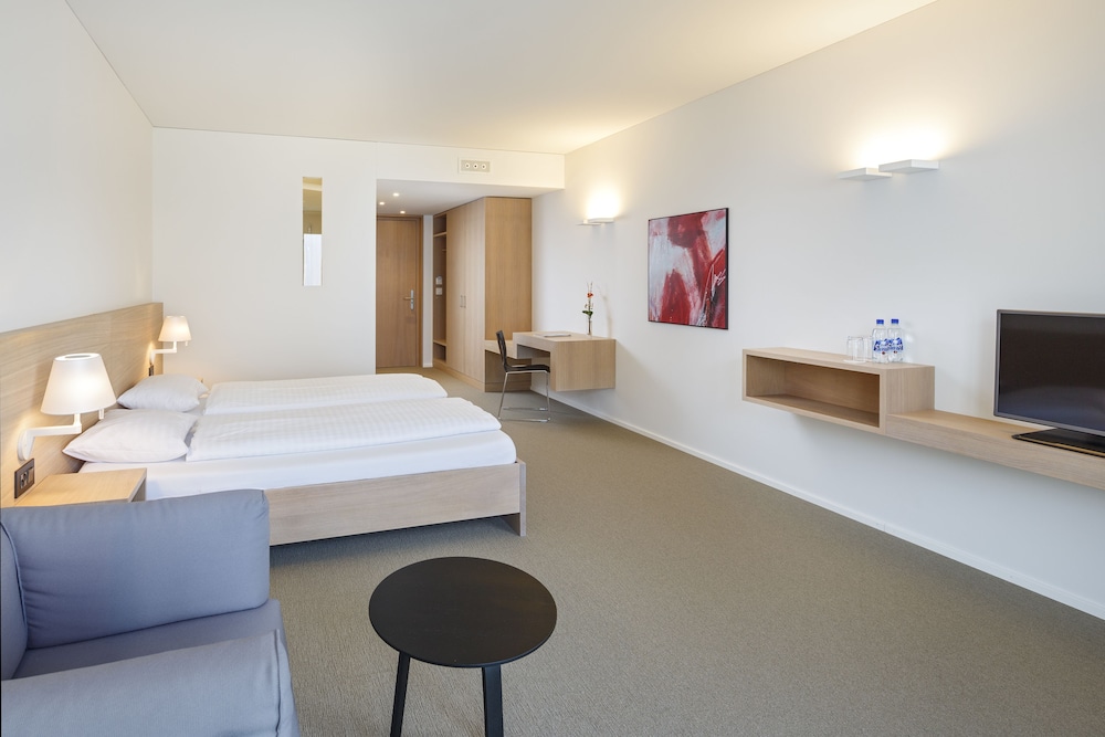 NEWSTAR SWISS QUALITY HOTEL 8/31