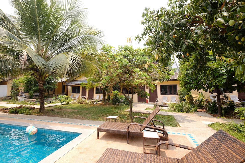 Piya Guesthouse 53/57