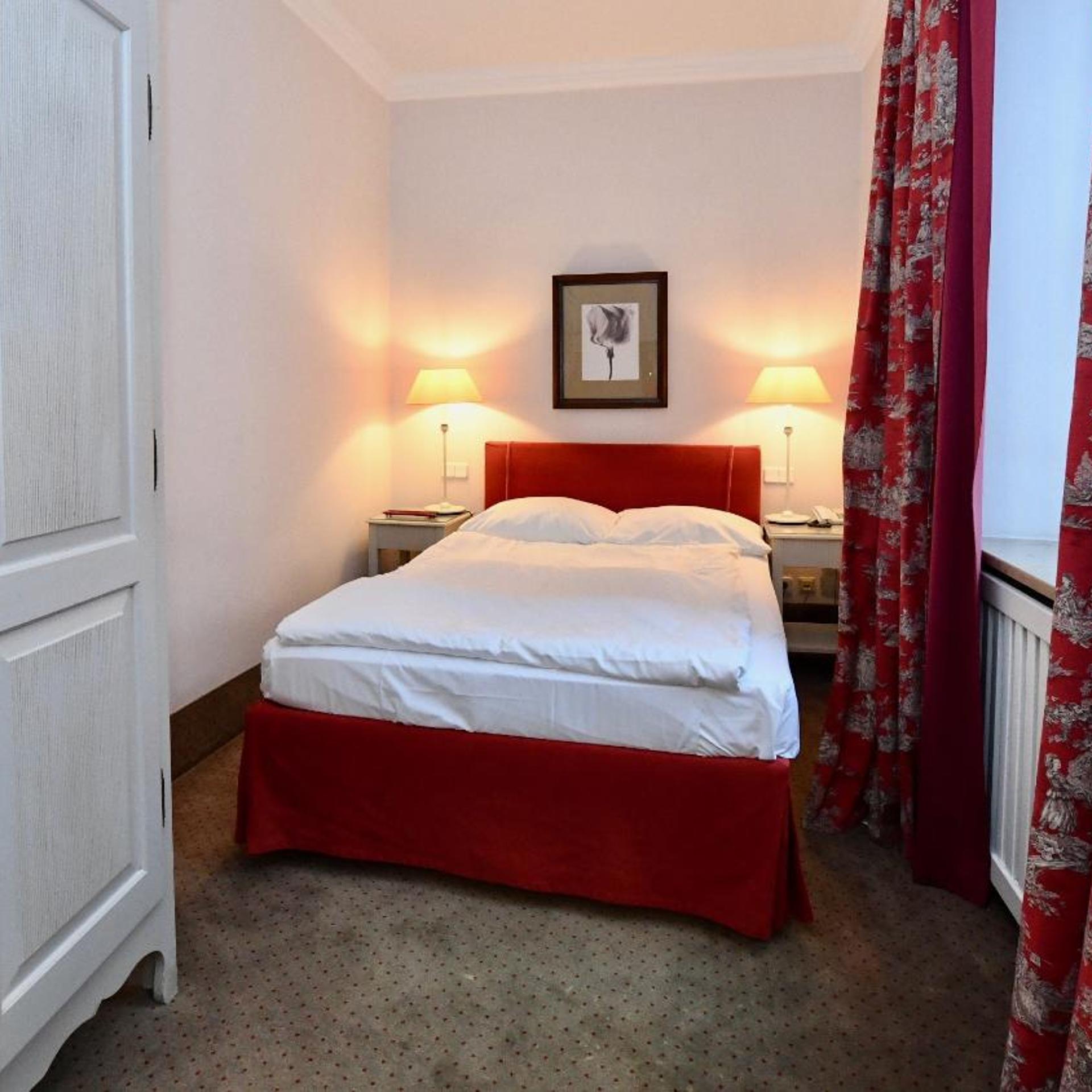 Hotel Bischofshof am Dom 25/58