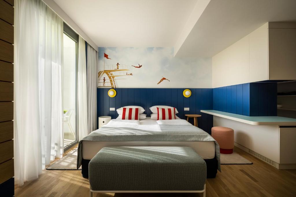 Family Suite, Superior, Sea Side, on the Side