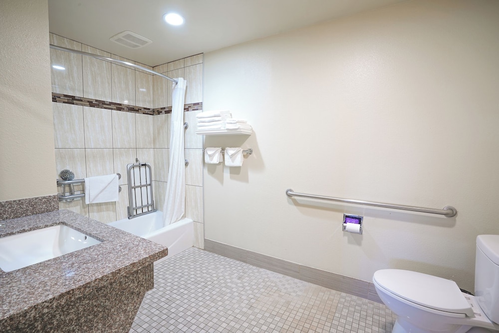 El Castell Motel 63/65