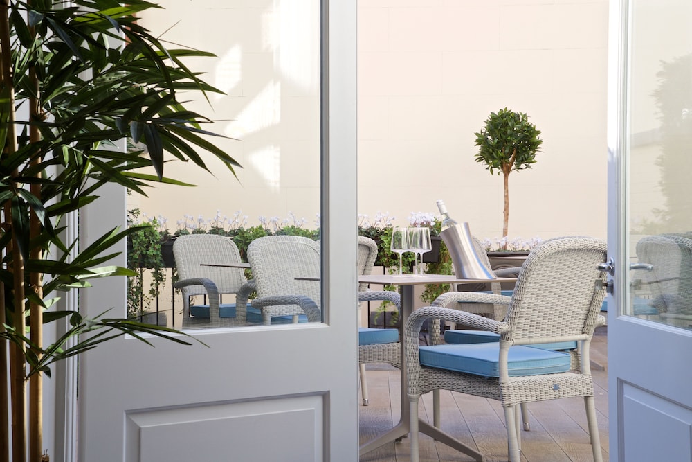 54 Queens Gate Hotel 46/50