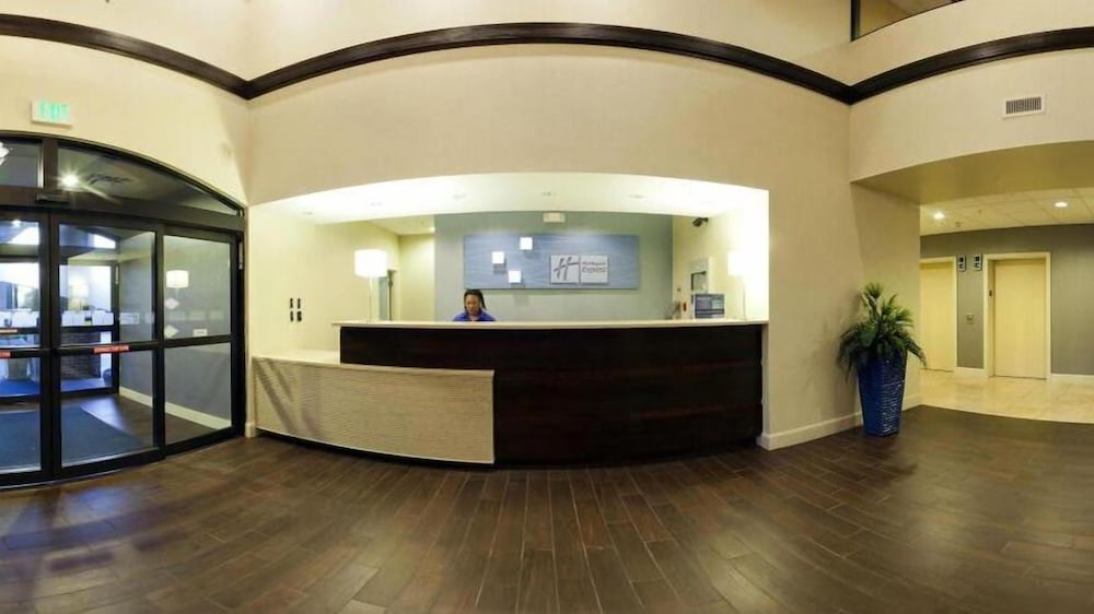 Holiday Inn Express Hotel And Suites Dover 6/60