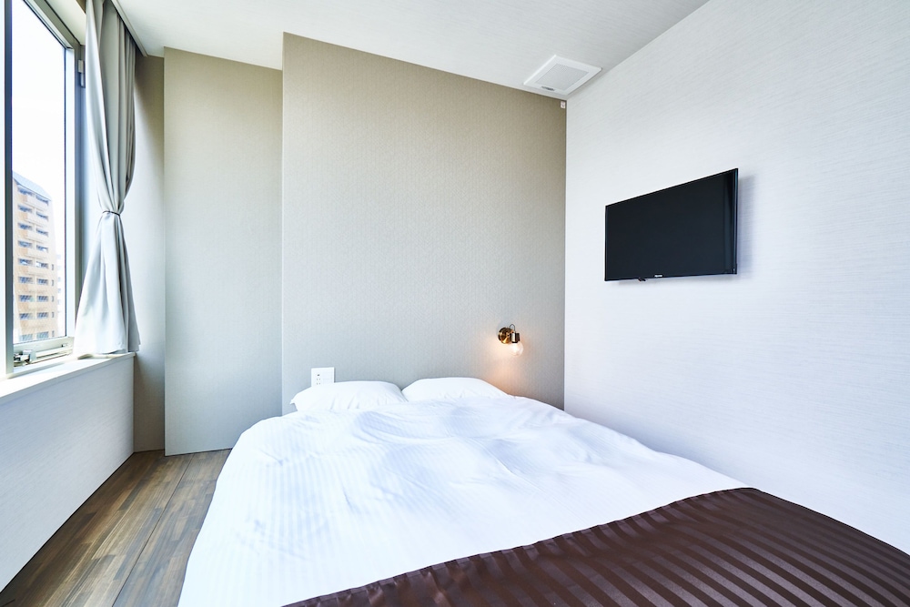 AND HOSTEL HOMMACHI EAST 15/69