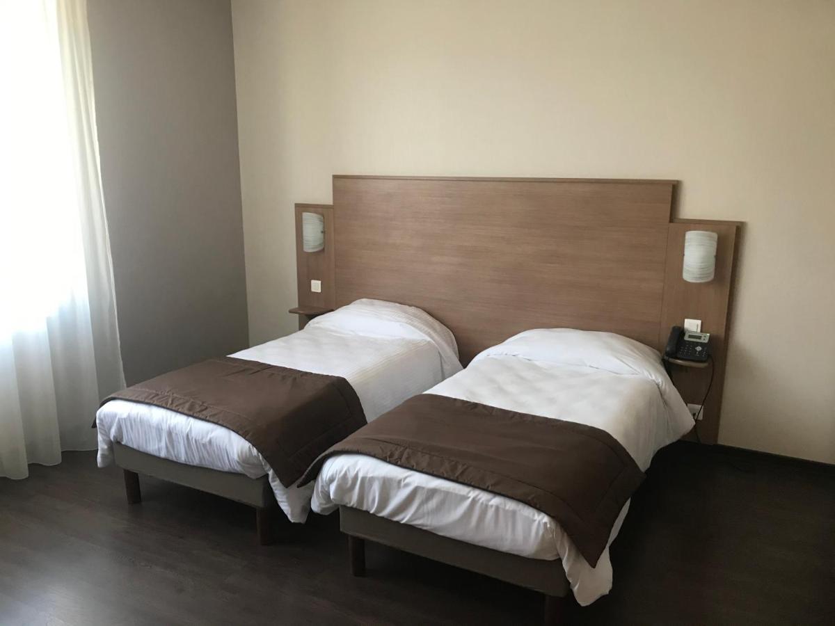 HOTEL LES MINOTIERS 6/17