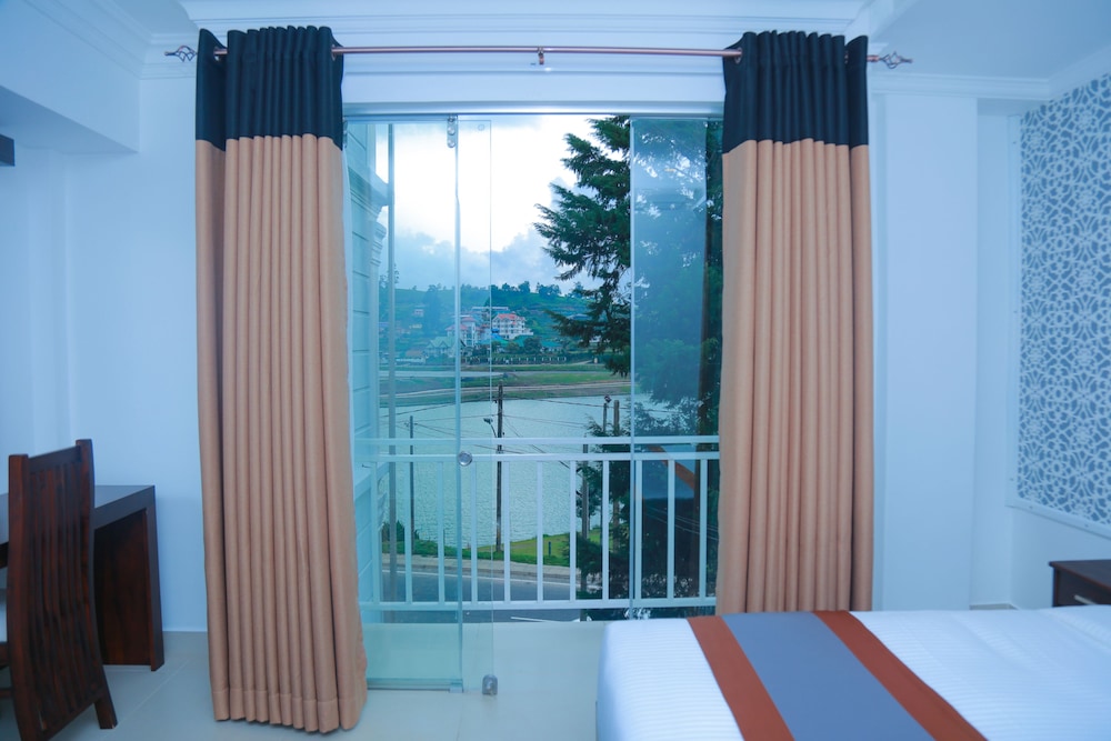 Galaxy Grand Hotel 3/62