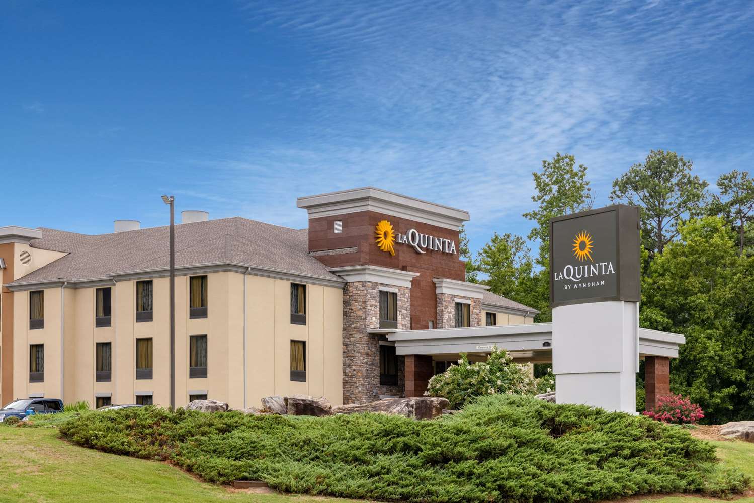 La Quinta Inn & Suites by Wyndham Covington 43/45