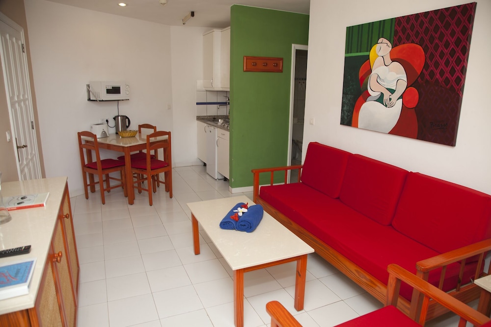 Curasol Apartments 24/50