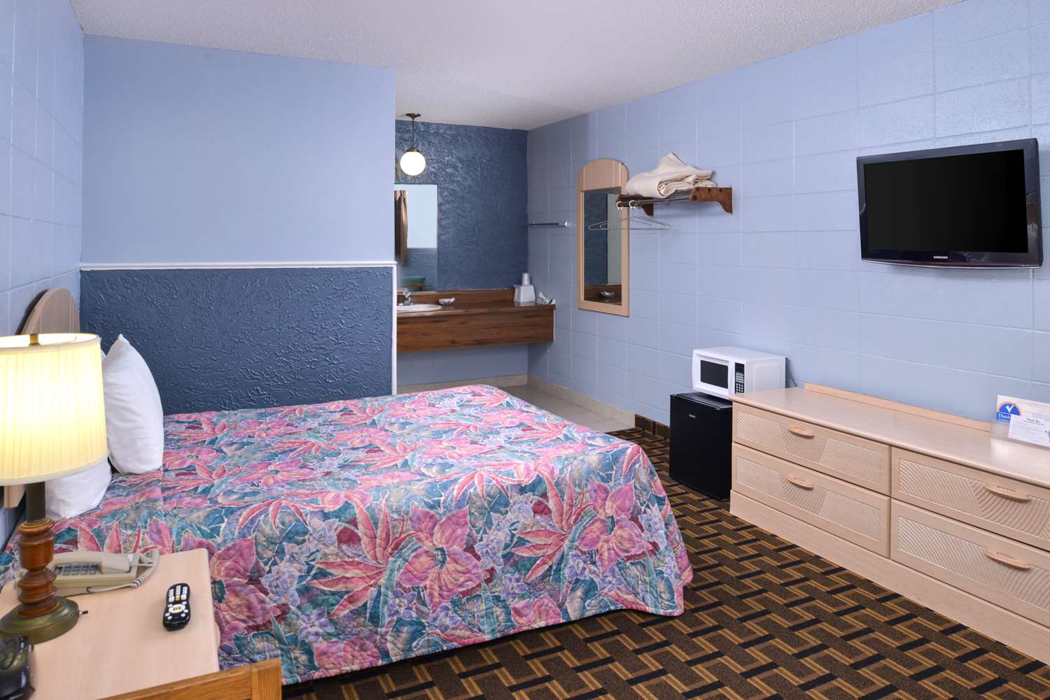 Americas Best Value Inn Suites Branson Near the Strip 18/32