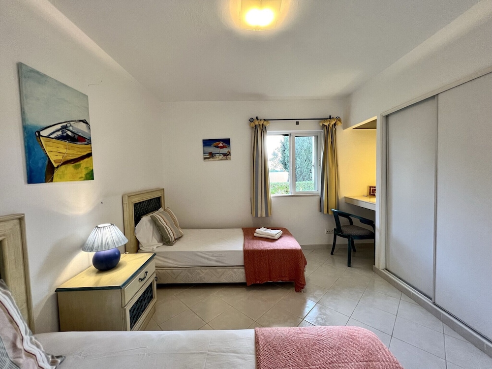 Balaia Golf Village 24/94
