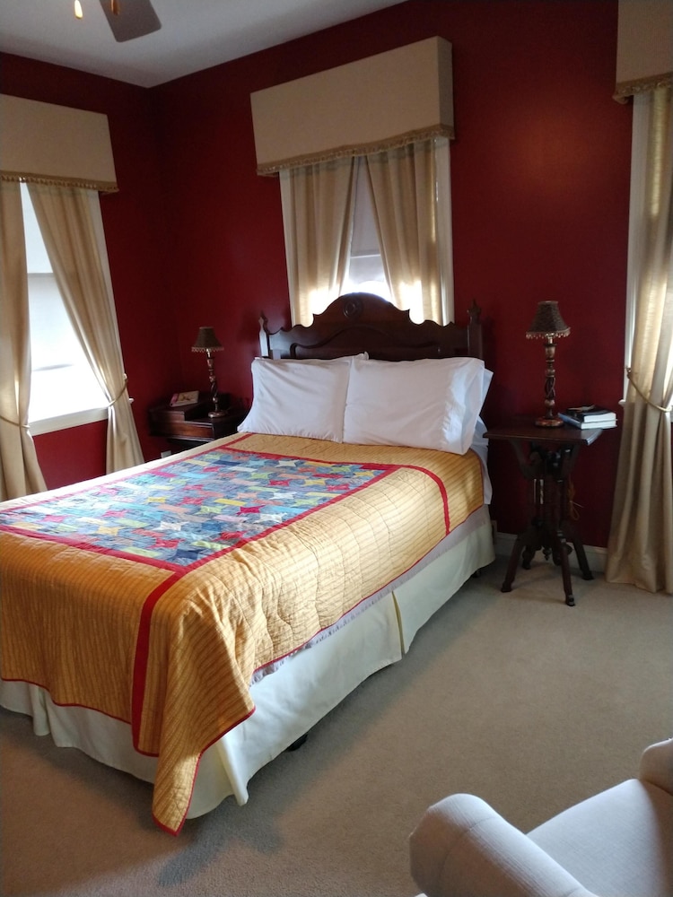 Haynes Bed and Breakfast 10/33