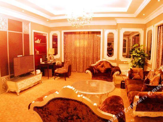 Royal International Hotel 27/30