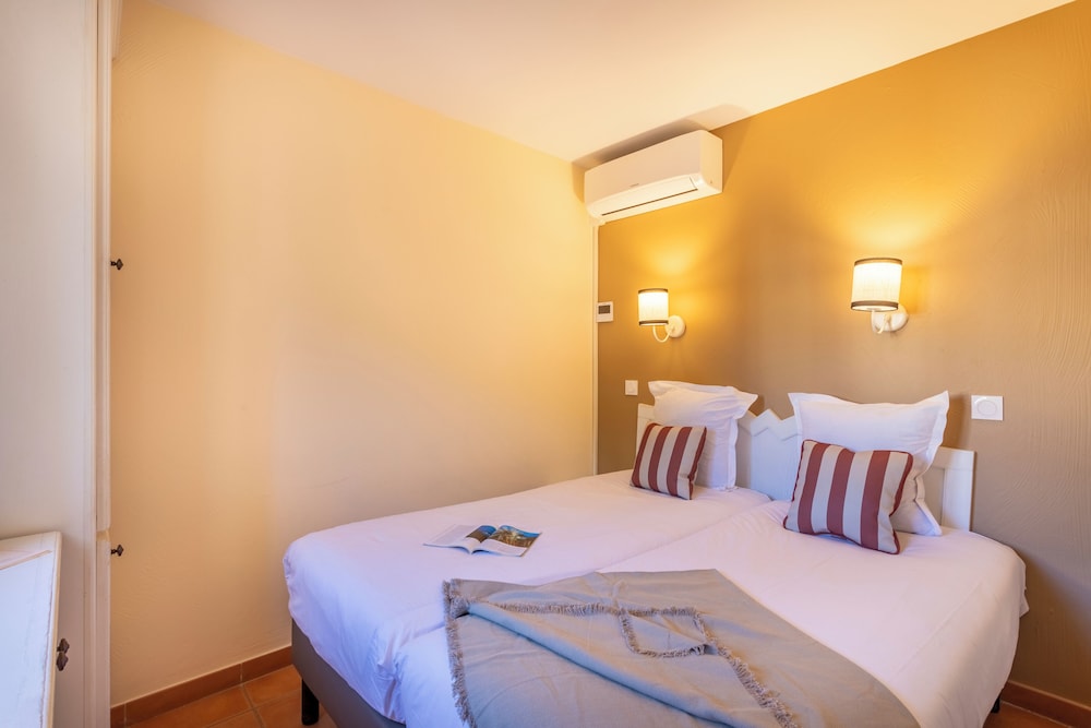 1 Bedroom, Apartment, Twin Beds, Sofa, Balcony or Terrace، PIERRE AND VACANCES VILLAGE CLUB PONT ROYAL EN PROVENCE 6/13