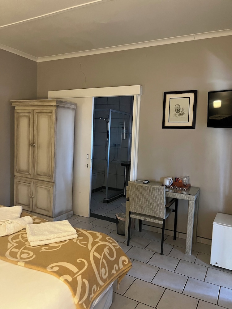 Hotel Pension Casa Africana 21/50