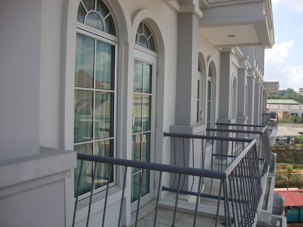 Triniti Hotel Batam photo5