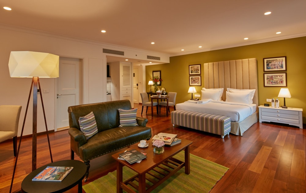 THE WAVERLY HOTEL & RESIDENCES 21/57