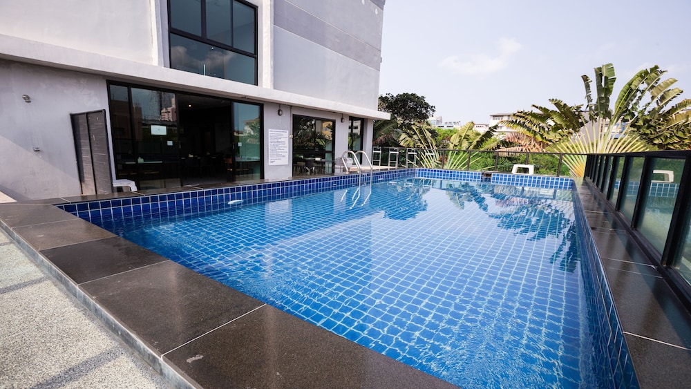 B2 Hotel South Pattaya Premier Hotel 4/25