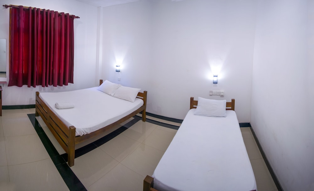 ROOM, DOUBLE BED