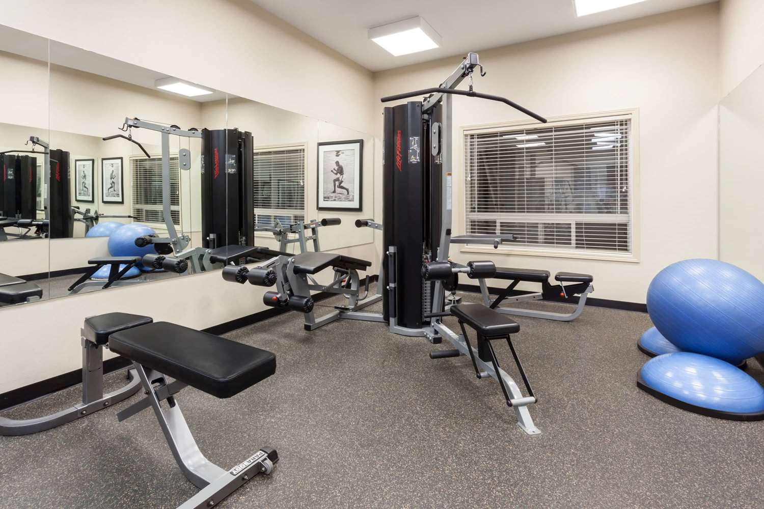Ramada By Wyndham Weyburn 24/39