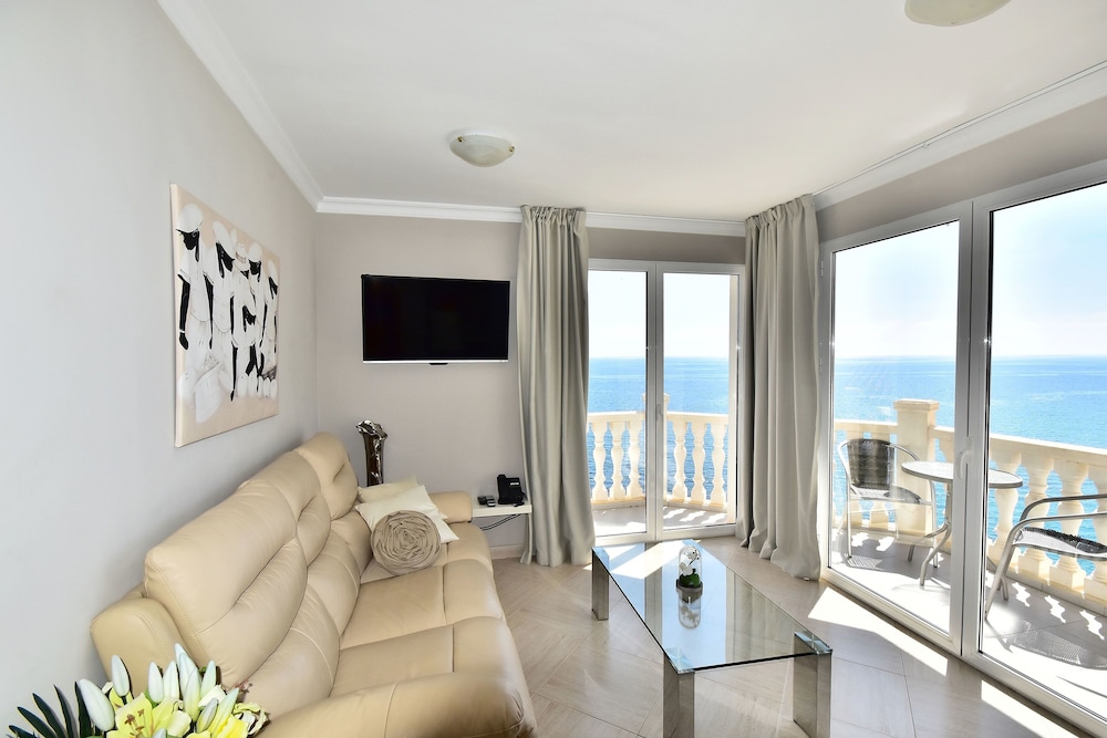 Aparthotel Ola Blanca 32/50