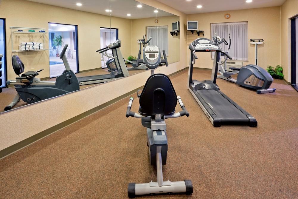 Holiday Inn Express Hotel And Suites Clifton Park 35/55