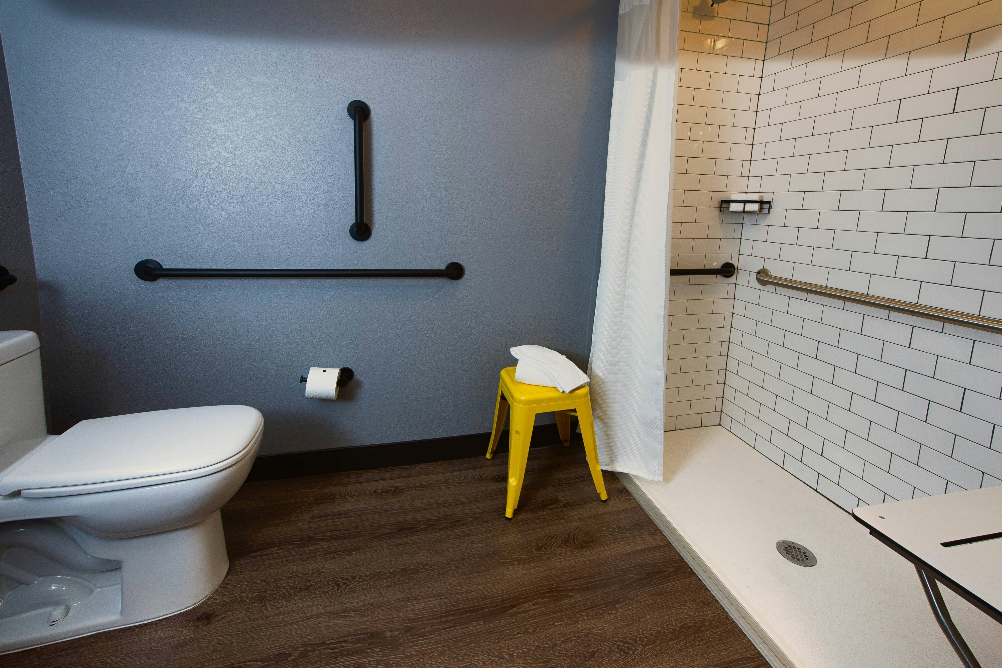 غرفة بسرير كينج، Moxy New Orleans Downtown French Quarter Area 5/8